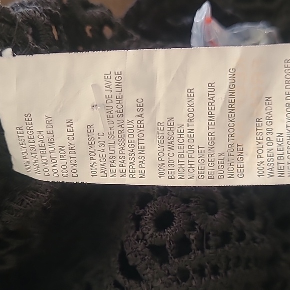 Boohoo Black Crotchet Lace Longsleeve Bell Sleeve Peplum Top Size 6 - Picture 9 of 11